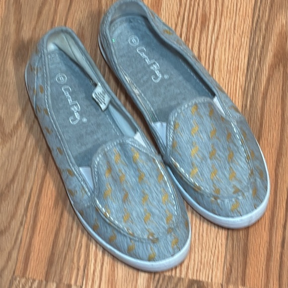 Coral Bay Flamingo Loafers, Slip on Grey Fabric Shoes, 8 - Picture 2 of 5